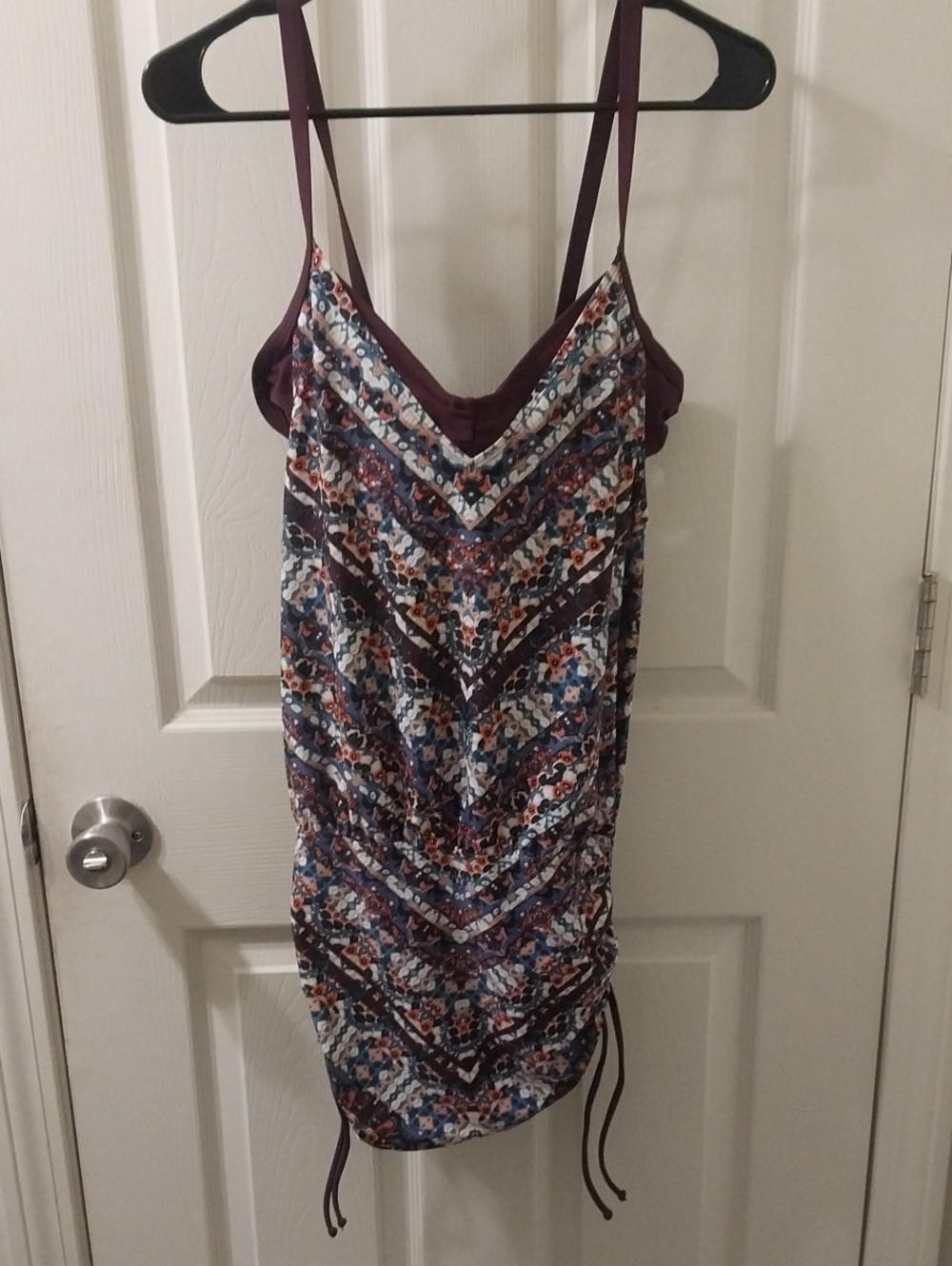 Women's Athleta Tank top -W Strings - Burgundy Floral-L